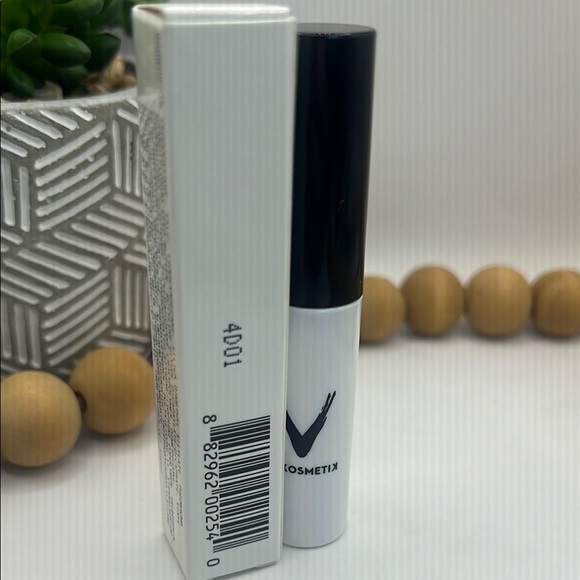 Vkosmetik Eyeshadow Primer - Picture 4 of 6